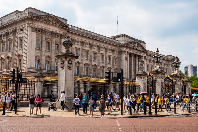 Buckingham Palace front gate